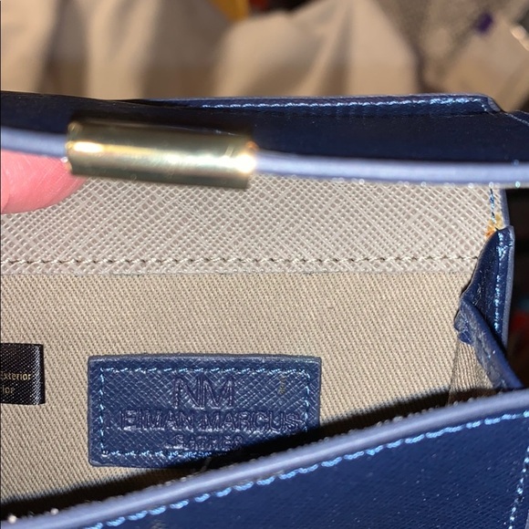 Neiman Marcus Coin Purse Navy w/Gold Clasp - Picture 1 of 6